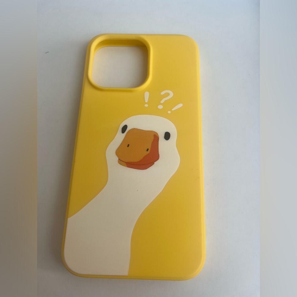 iPhone 13 Pro phone case with duck on it